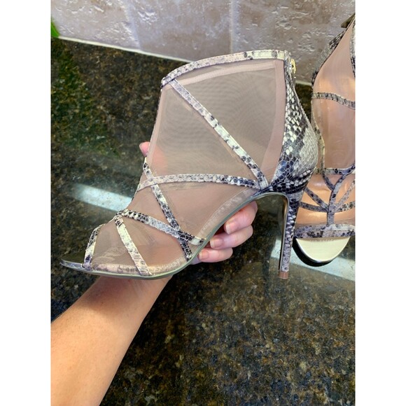 Ted Baker London Taminaa Caged Mesh Snake Print Detail Sandals Size 7 Like New - Picture 4 of 10